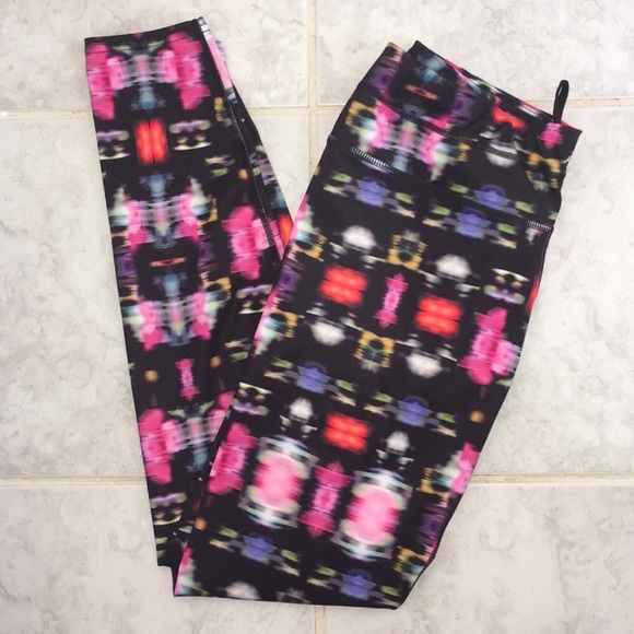 Athleta Pants - NWOT Colorful Printed Athleta Workout Leggings